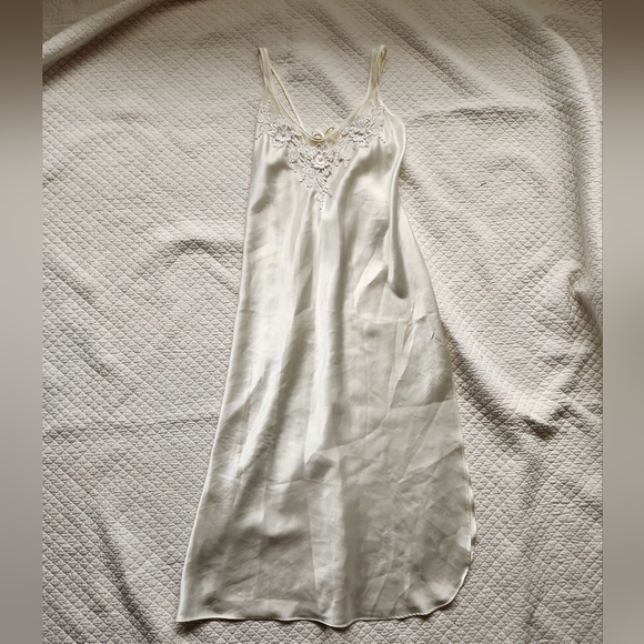 california dynasty Other - Elegant Cream Lace Slip Dress